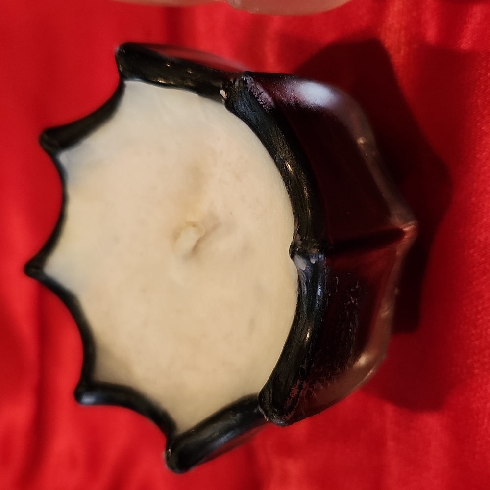 D.L. & CO. FLORAL SCALLOP CANDLE SET OF 4, 2OZ EACH - Picture 5 of 16